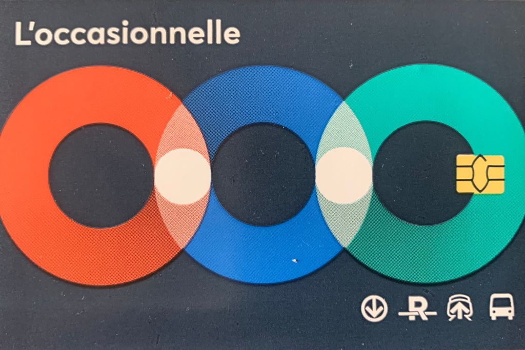 A picture of the public transit card for Montreal. You can get one from one of the vending machines at the airport or at any metro station.