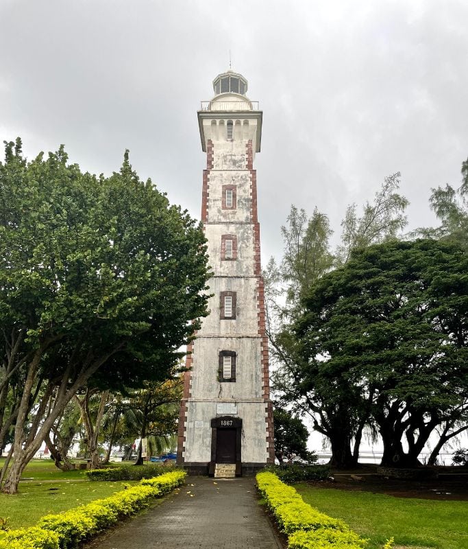 Picture of the Point Venus Lighthouse where Captain James Cook watched the transit of Venus across the sun. 