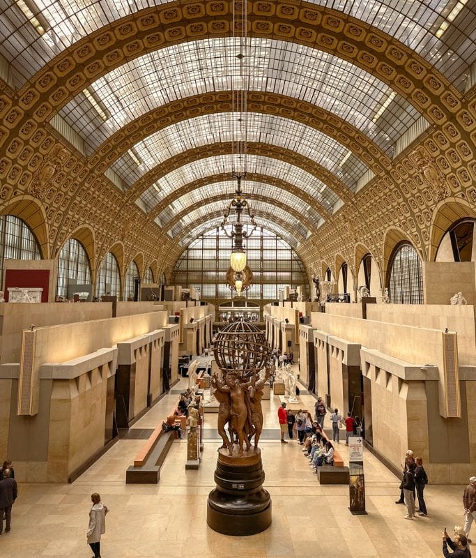 A picture of the interior of Musee d'Orsay.