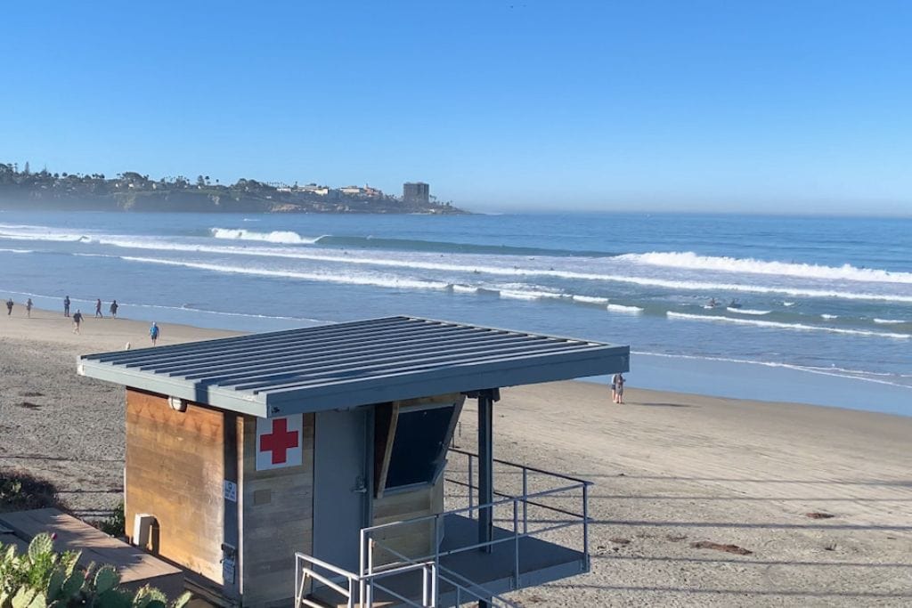 A picture of the main life guard tower that can be seen at Scripps. If you're a beginner at surfing, you'll want to pick a beach in San Diego that has an lifeguard on duty.