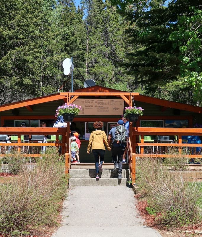 A picture of the adorable snack shop at Lake Minnewanka called Black Anchor.