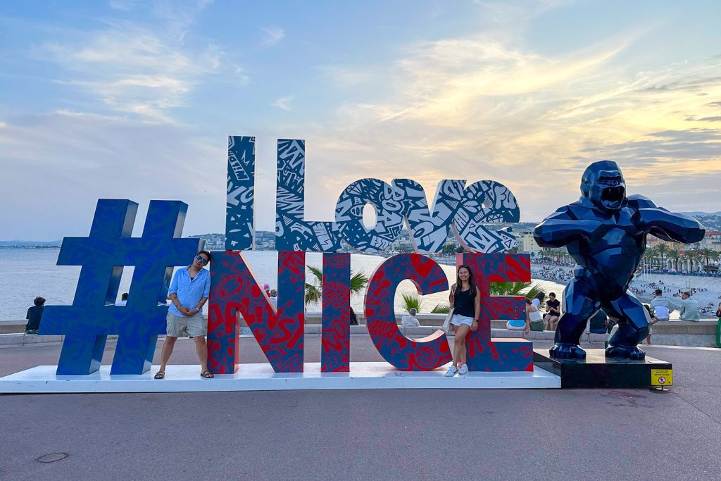 A picture of the #iLOVENICE sign that can be found near Plage de Ponchettes.