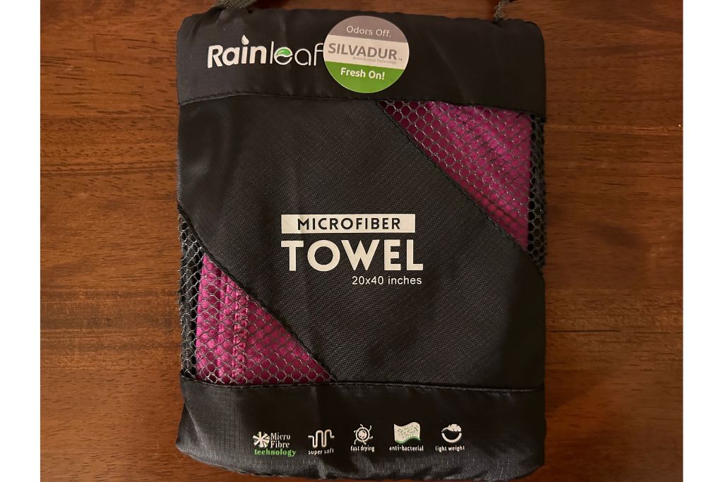 A picture of Kristin's Rainleaf microfiber towel.