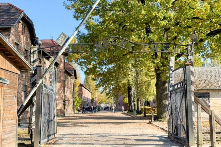 How to Easily Day Trip to Auschwitz From Krakow, Poland (2023)