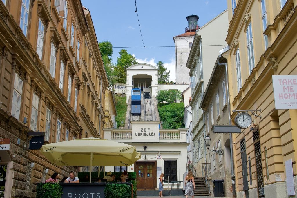 A picture of the Zagreb funicular!