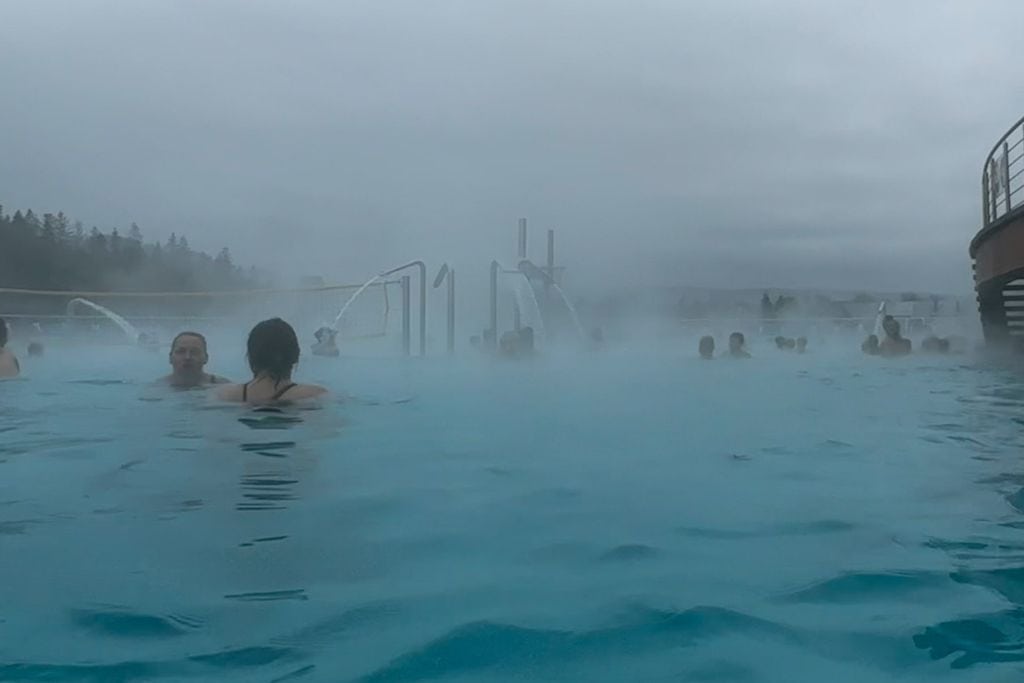 A picture of the outdoor thermal pool at Chocholowskie thermal baths.