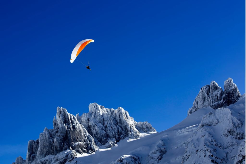 A picture of a person  paragliding in Engelberg, Switzerland