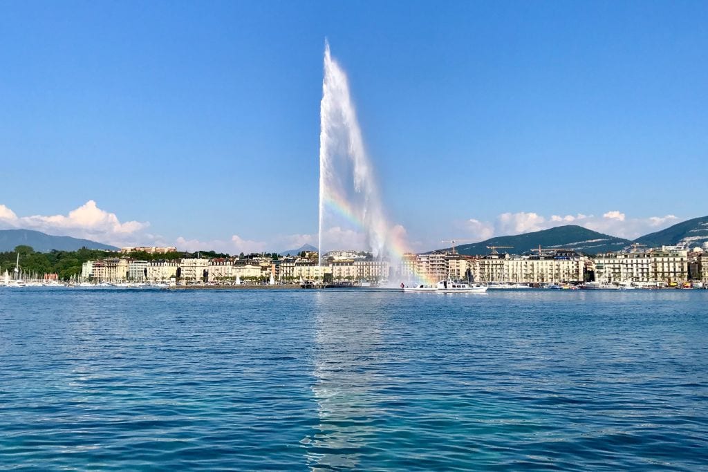 A picture of the Jet d'Eau in Lac Leman.