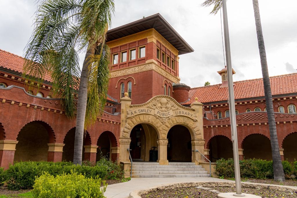A picture of the Smiley Library in Redlands.