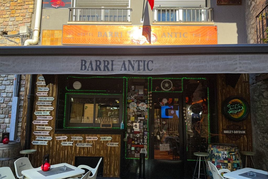 A picture of the front entrance to Barri Antic Hostel & Pub