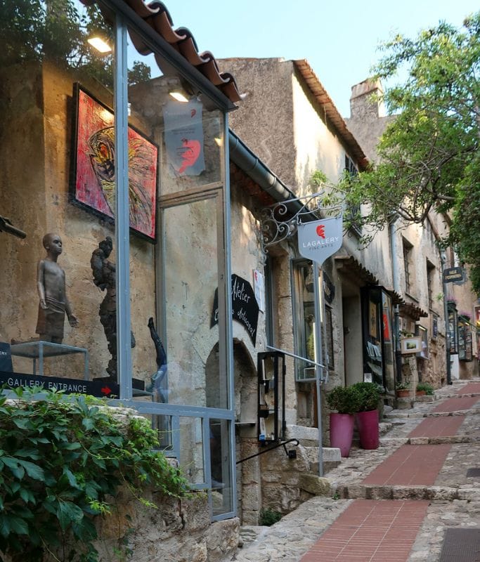 A picture I took in Eze Village. It's of a gallery and artwork displayed along the streets.