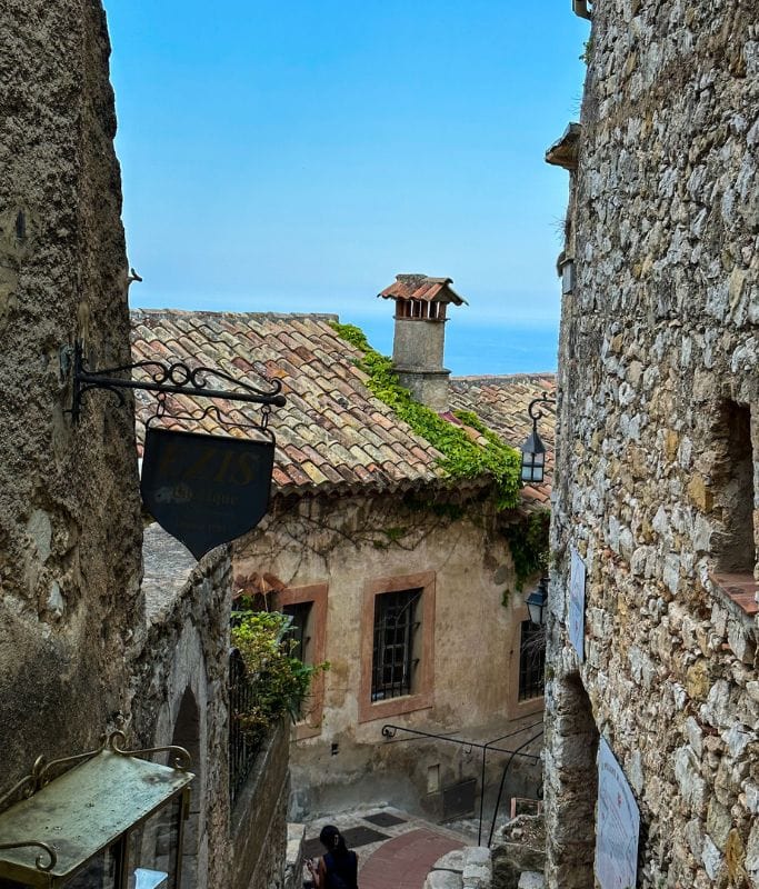 A picture of the cobblestone alleyway in Eze.