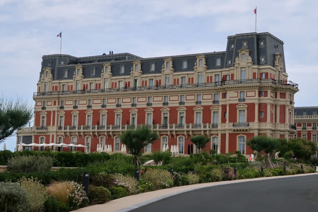 A picture of the opulent Hôtel du Palais in Biarritz. For those looking for a taste of luxury, staying here is one of the best things you can do in Biarritz to start your vacation on the right foot!