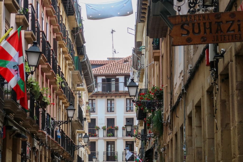 A picture of the historic streets of San Sebastian. Several of the food tours in San Sebastian are centered in the city's vibrant old town.