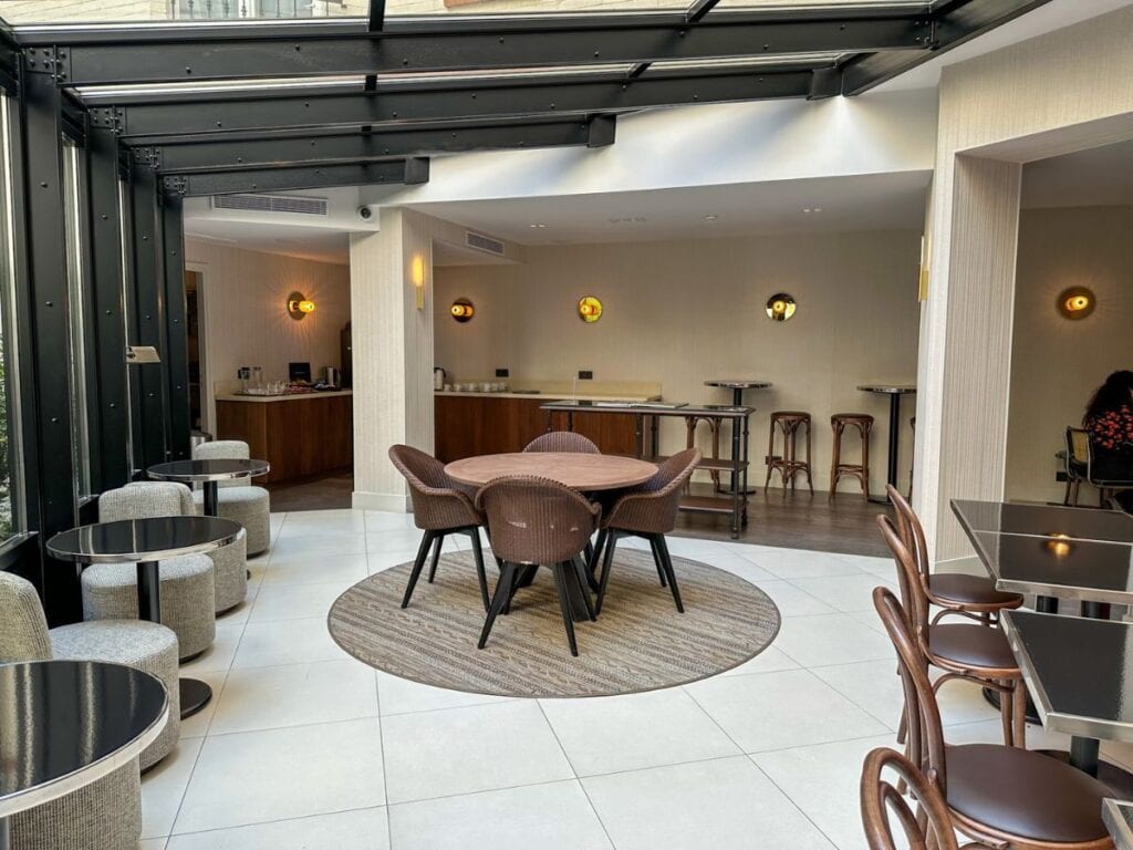 A picture of the nice Winter Garden room at Hotel Moderniste in Paris.