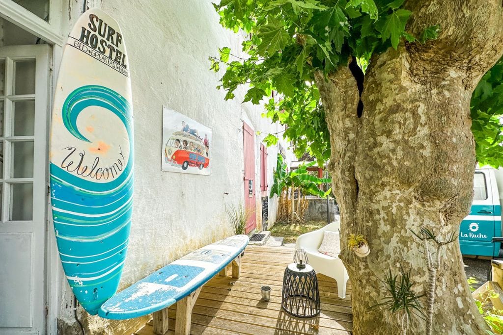 A picture of the entrance of Biarritz Surf Hostel