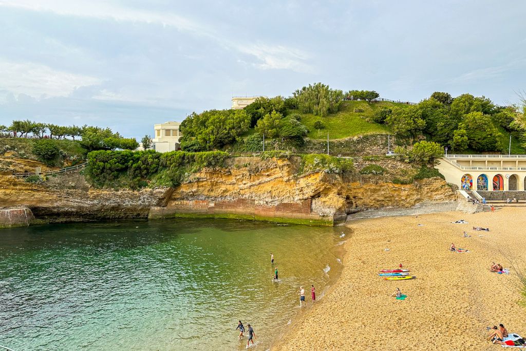 A picture of Plage du Port Vieux in Biarritz.