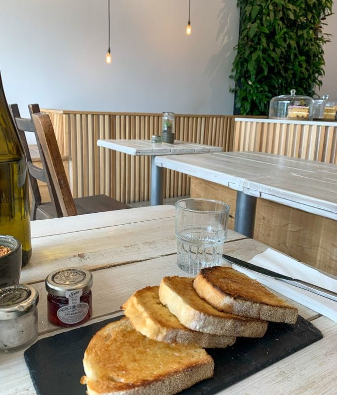 A picture of some toast and jam that I got at a small restaurant near Wimbledon Park. Remember to not leave the Wimbledon queue for more than 30 minutes to avoid being ejected.