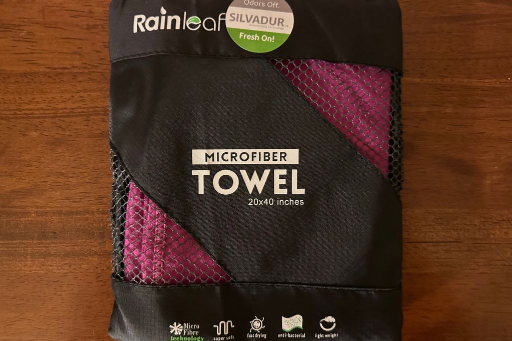 A picture of Kristin's Rainleaf microfiber towel.