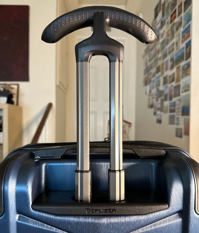 A picture of the patented T-cruiser handle on luggage from Travelers Choice