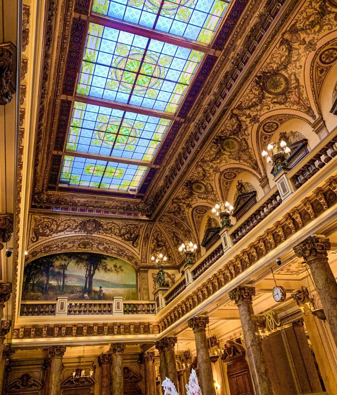 A picture of the inside of the Monte Carlo Casino